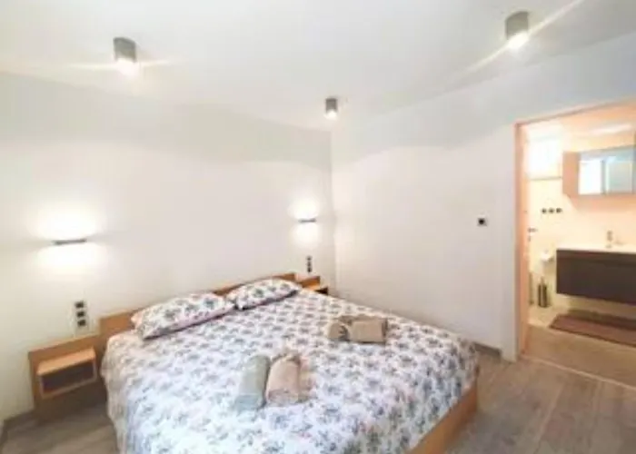 Villa Galant Brgudac - Private Oasis With Pool *